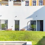 Alcantara Gardens - Apartments With Pool